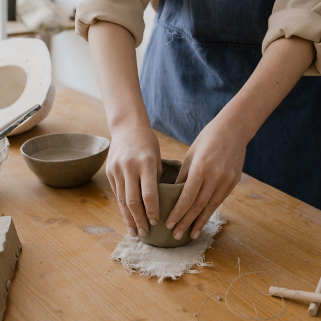 Cursos de artesania adultos ceramica torno sevilla triana closmosis